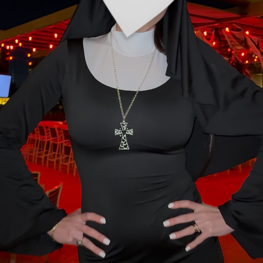 Nun costume